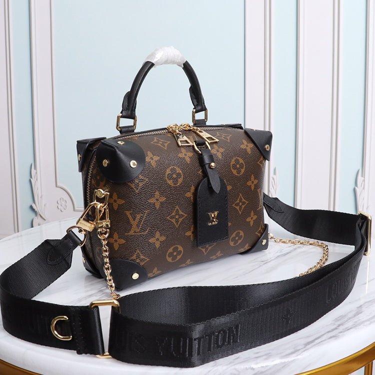 1E33BDE Stylish leather bag 