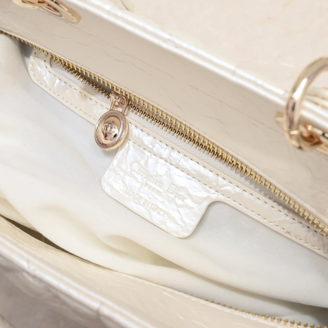 1XD438BDE Stylish leather bag