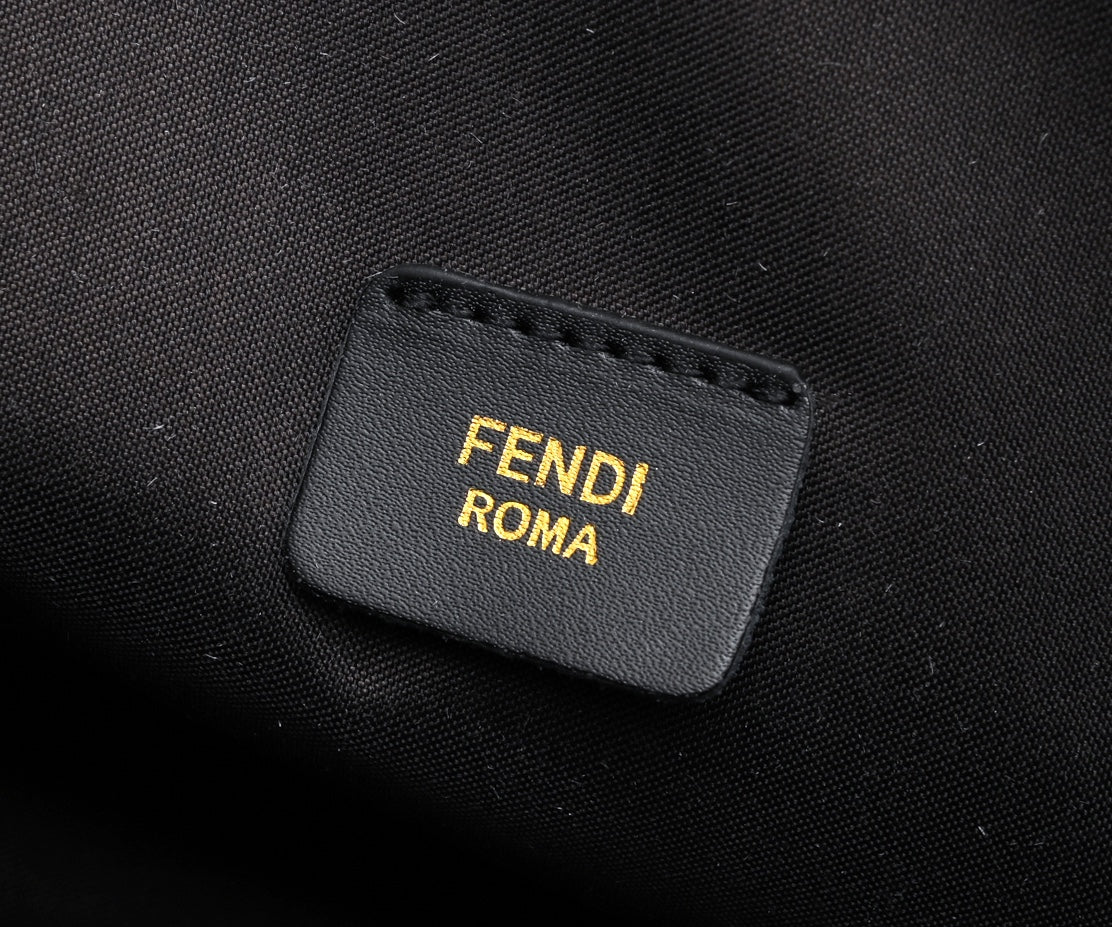 2XF132BDE Stylish leather bag 