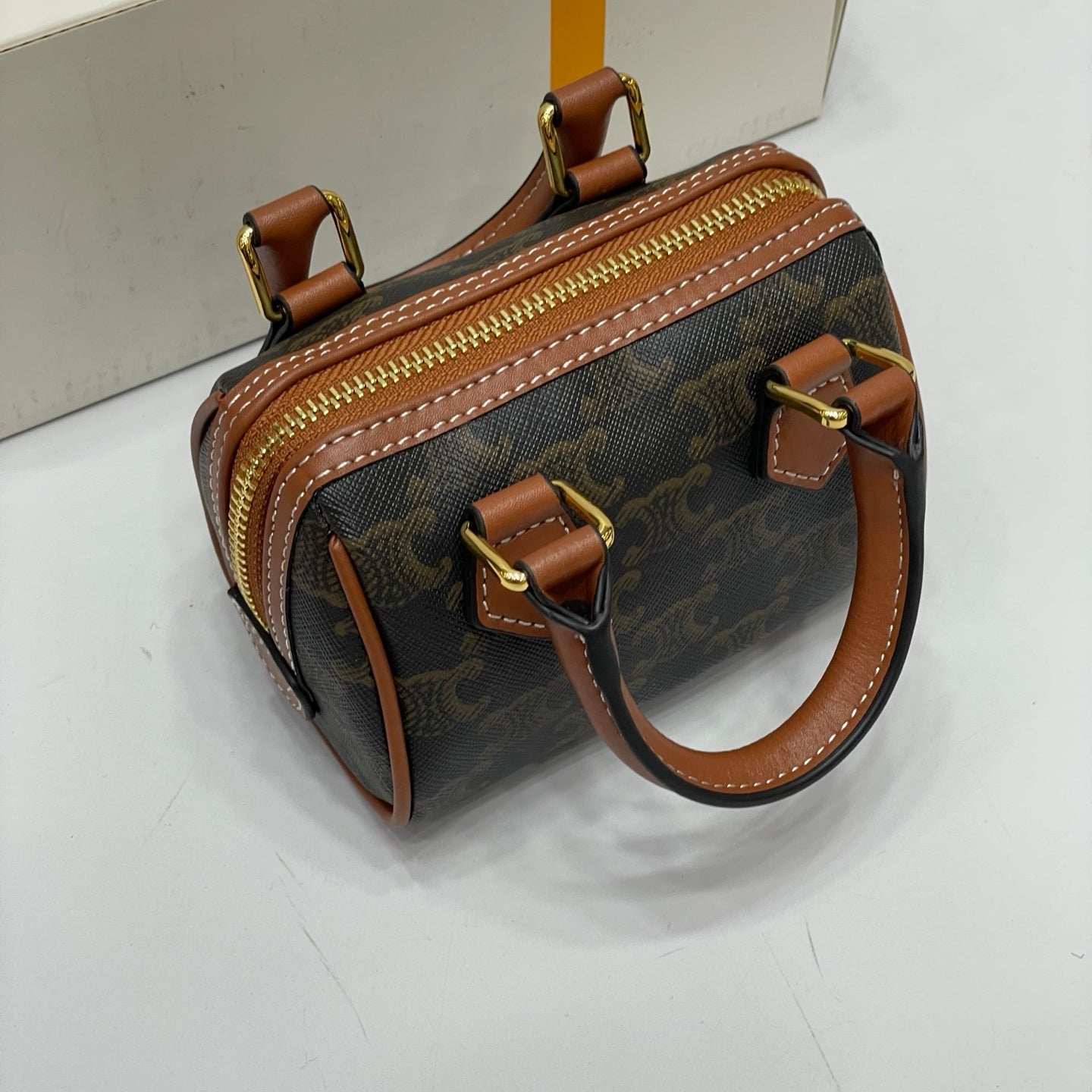 155NN27BDE Stylish leather bag