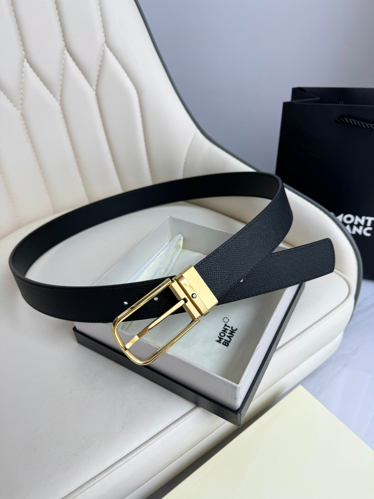 155RA235PDE Stylish  High quality belt With full package