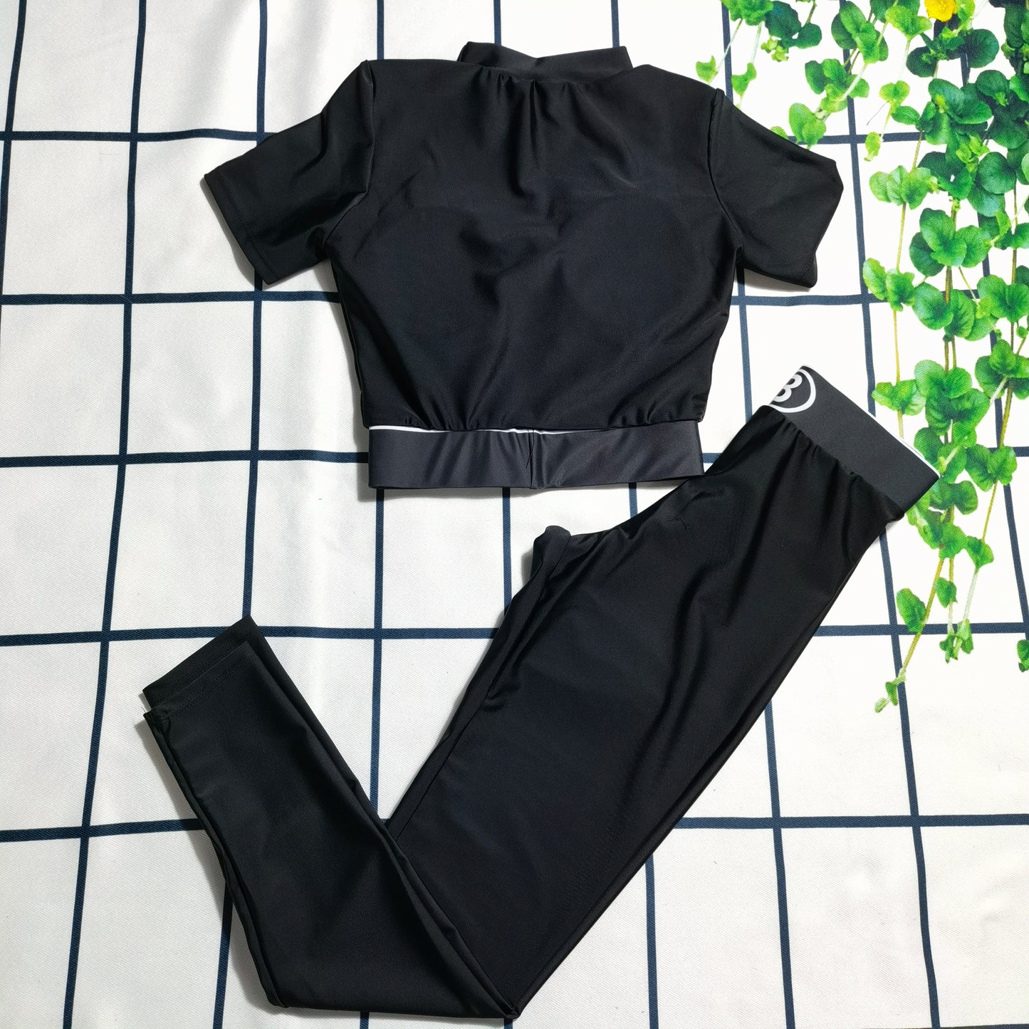 14R60YDE Stylish Long sleeve swimsuit