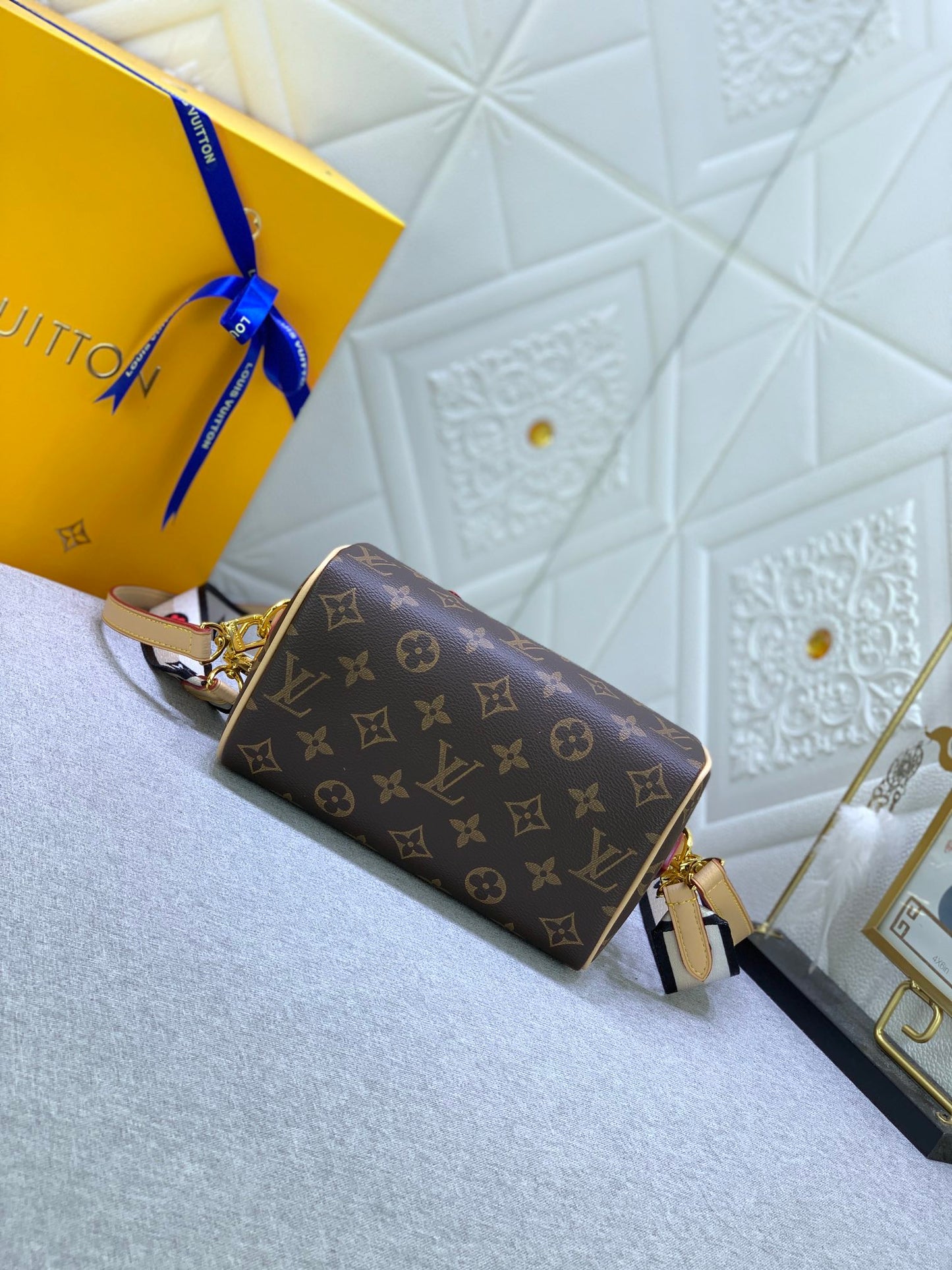 2XE44BDE Stylish leather bag 