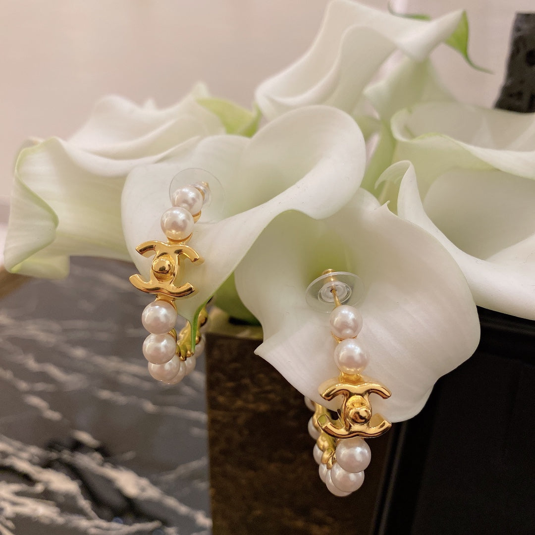 14C109EDE Stylish Earrings