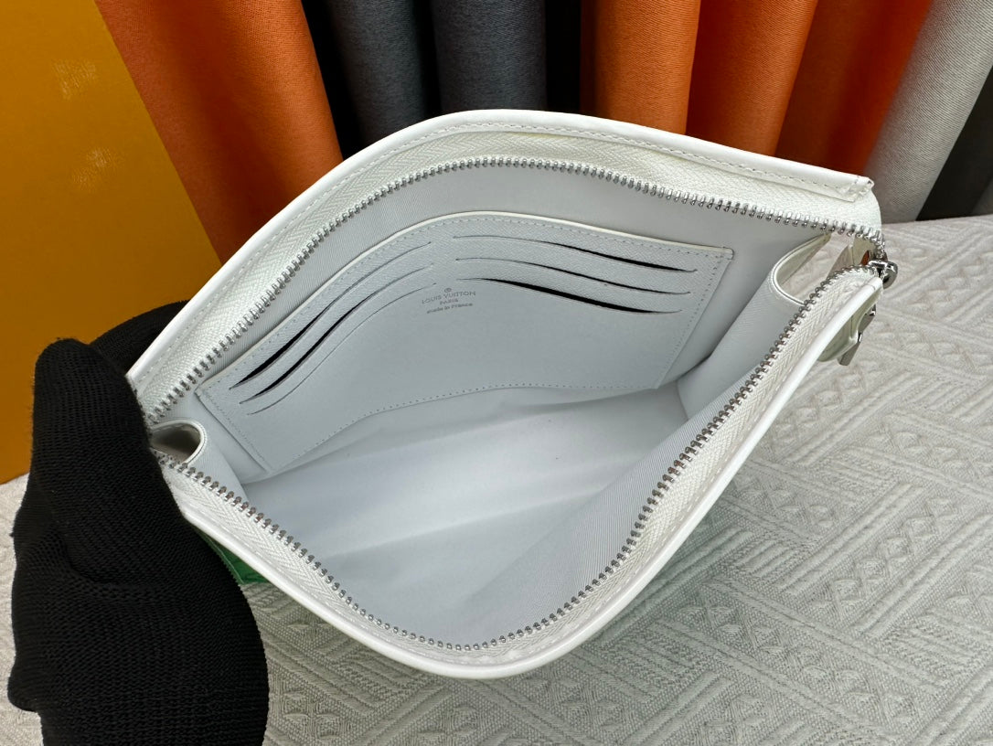 1XE391BDE Stylish leather bag