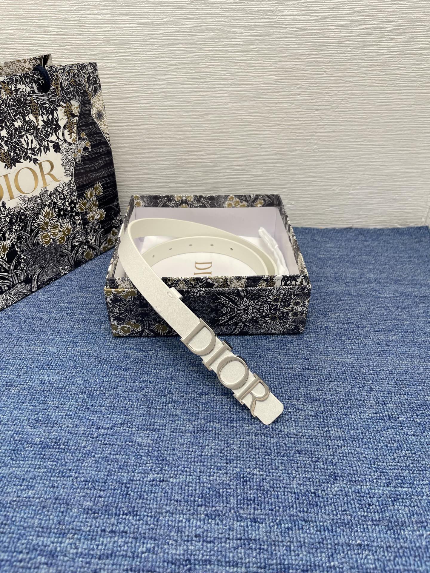 155RD203PDE Stylish  High quality belt With full package