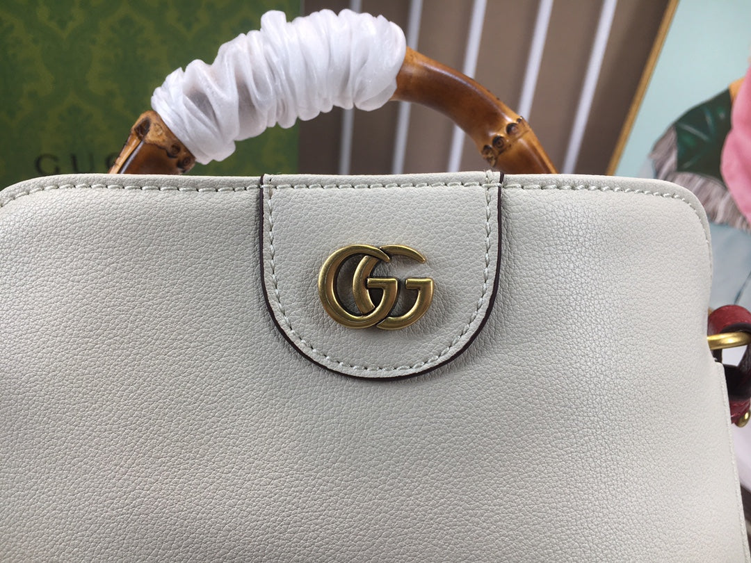 15RB117BDE Stylish leather bag