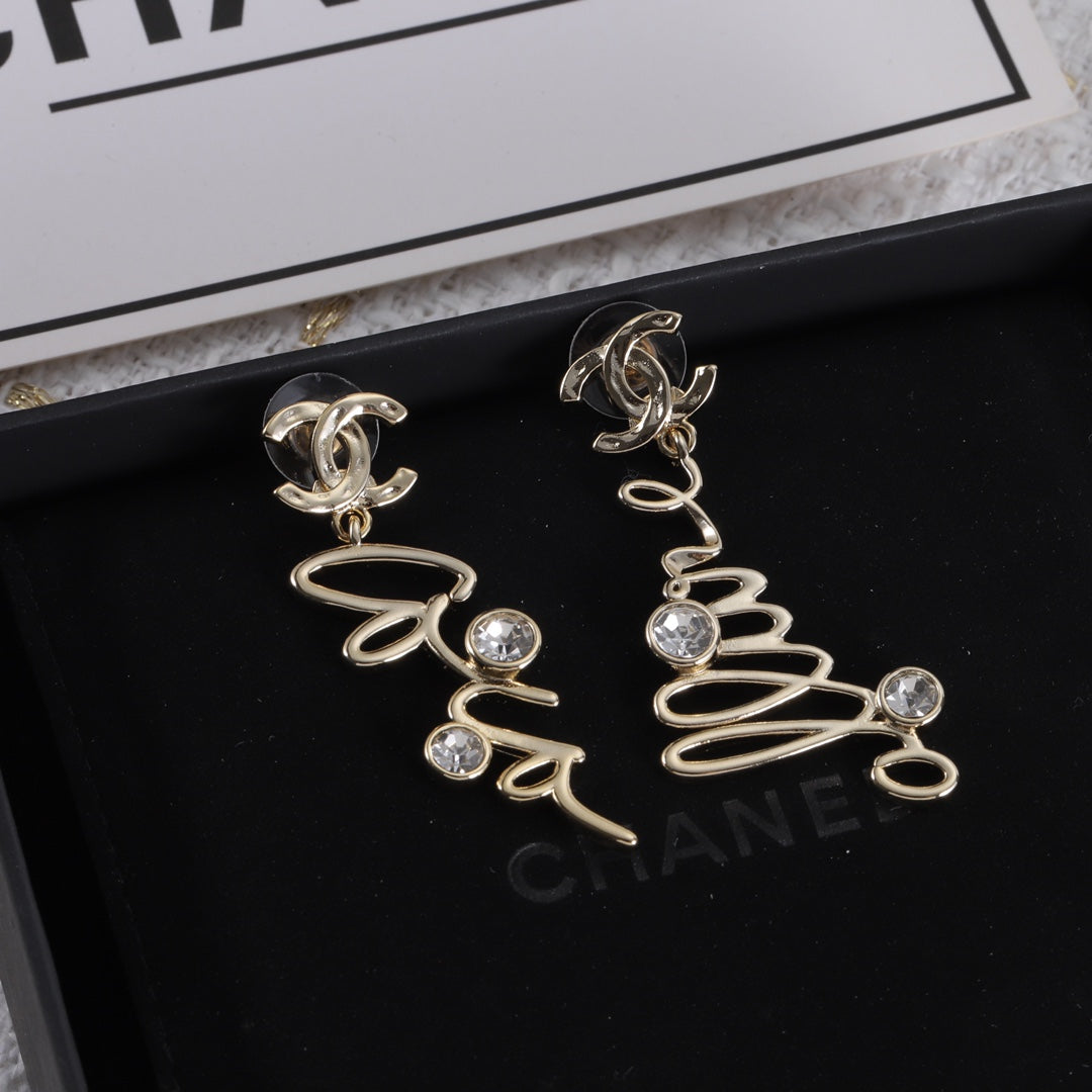 14C383EDE Stylish Earrings