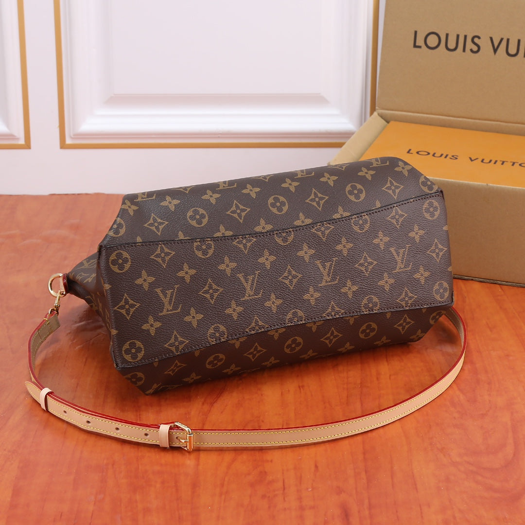 2XE126BDE Stylish leather bag 