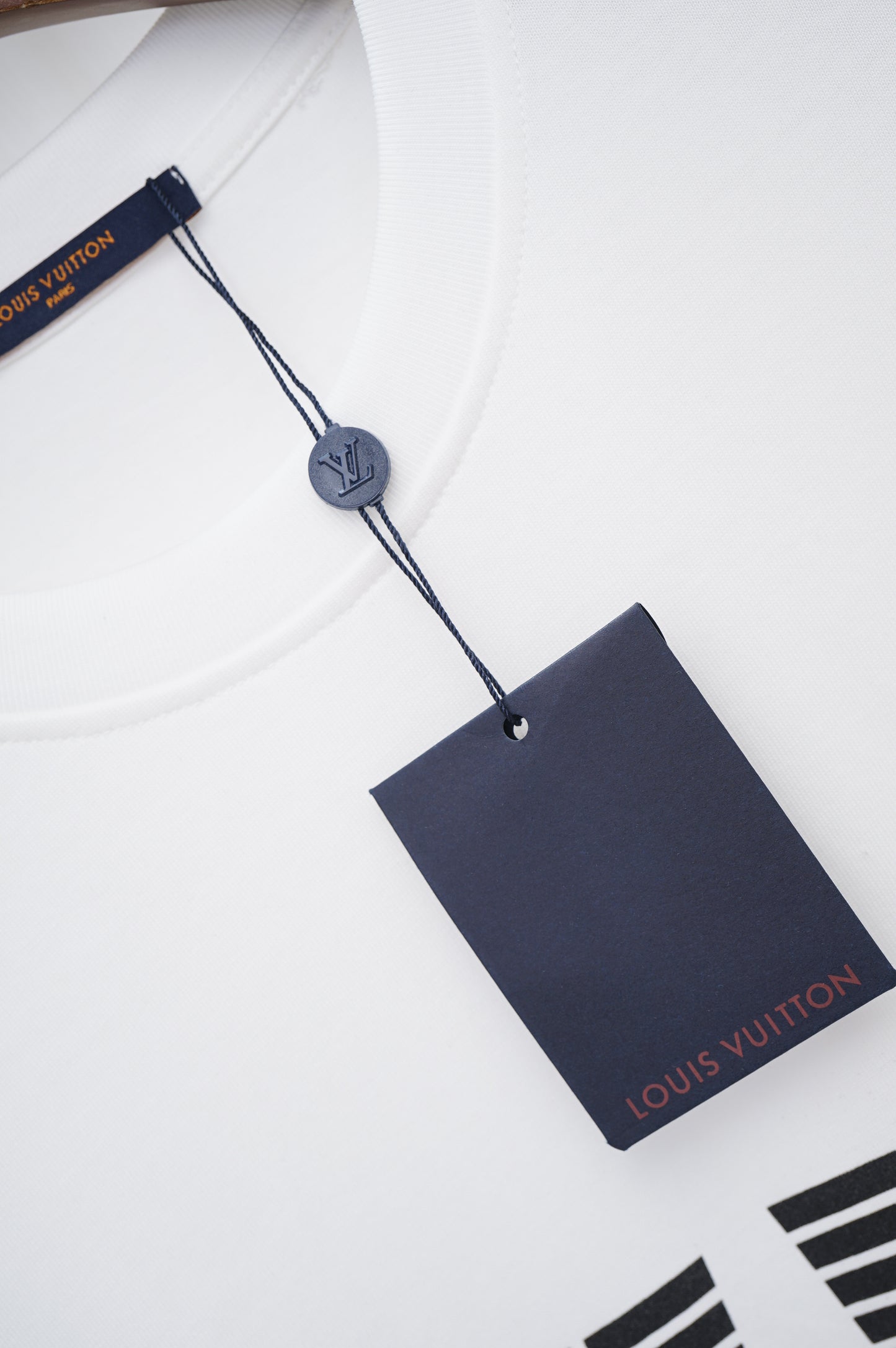 145NE8UDE Stylish T-shirt