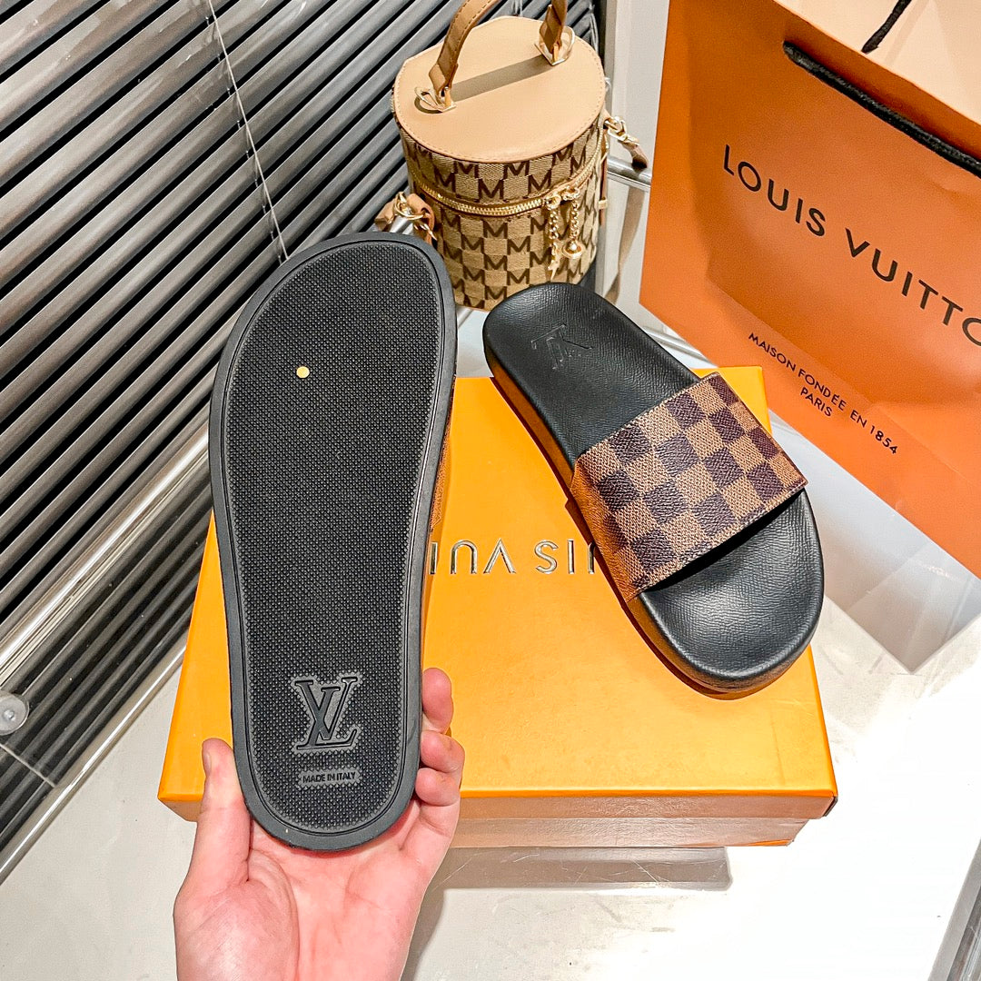 14E195ZDE Stylish Slippers