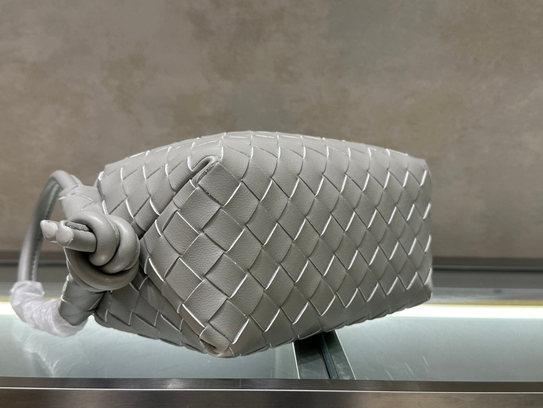 1XA84BDE Stylish leather bag