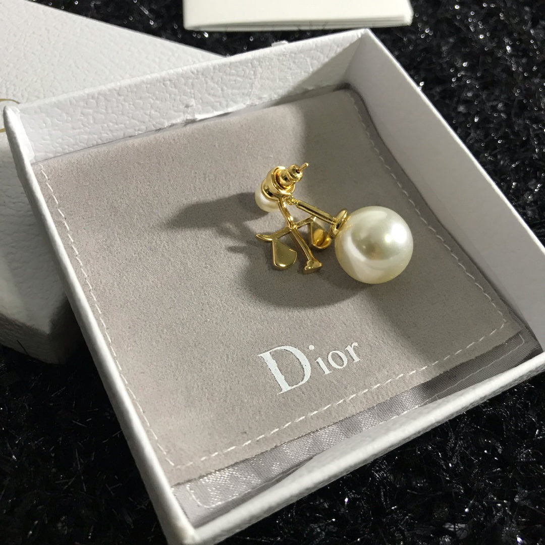 1YD375EDE Stylish Earrings