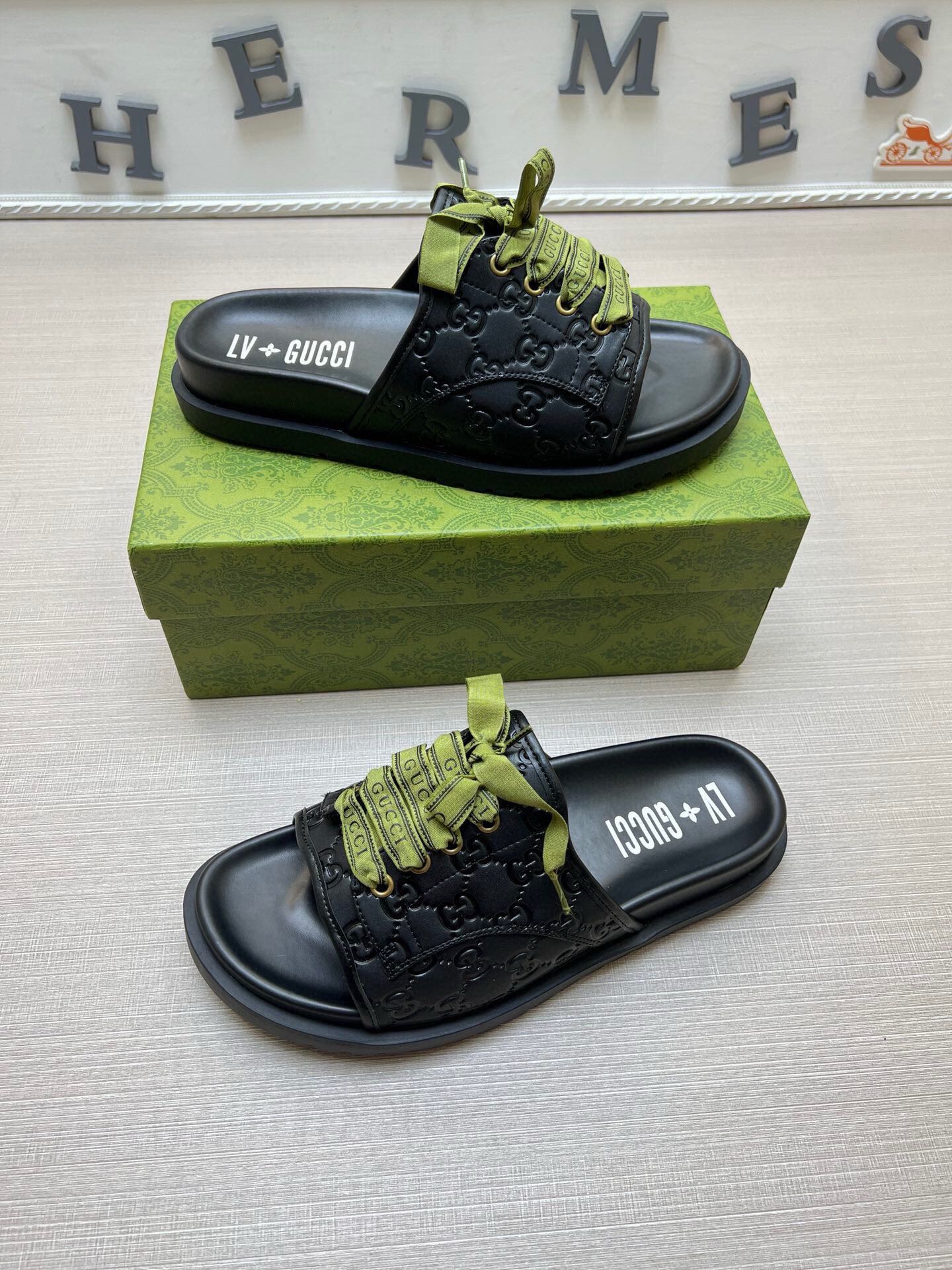 54B16ZDE Stylish slippers