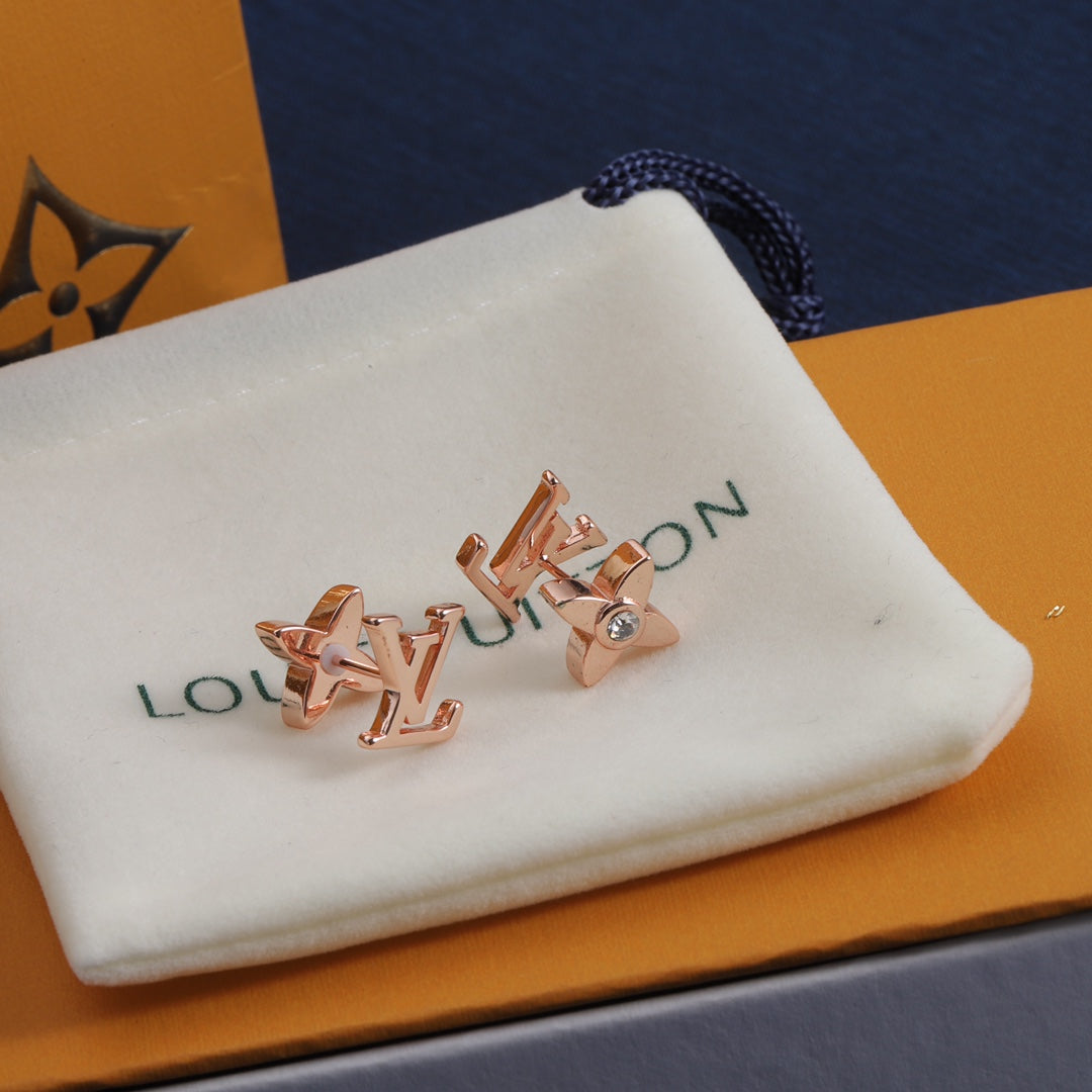 1YE332EDE Stylish Earrings