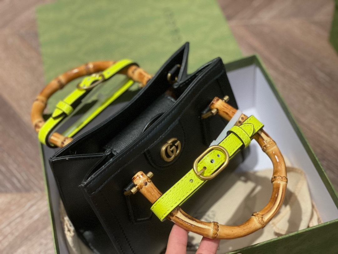 1XB118BDE Stylish leather bag 