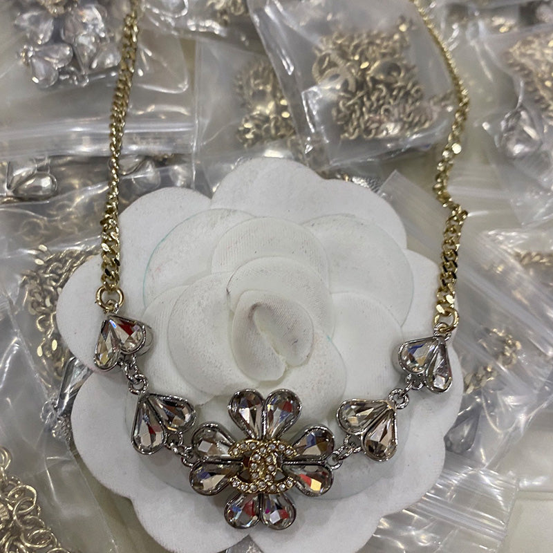 1YC87XDE Stylish Necklaces