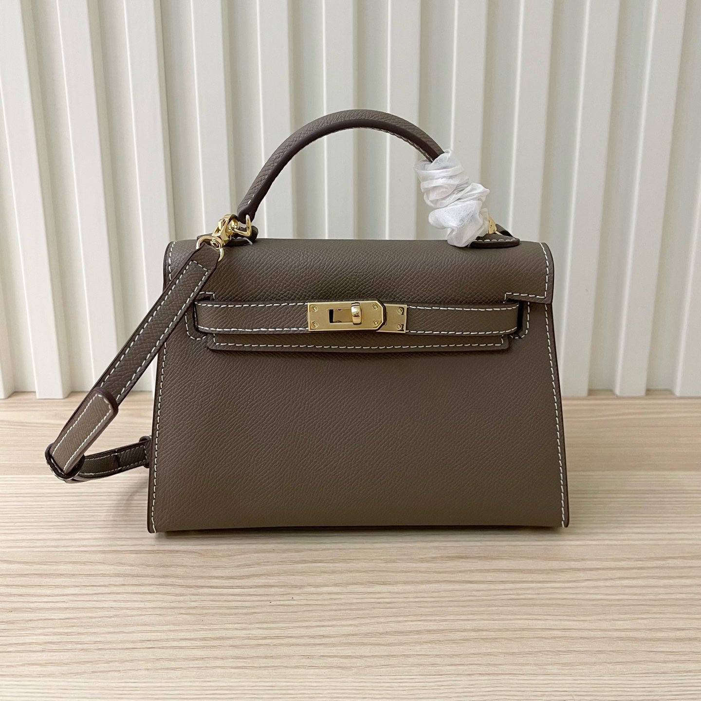 2WH26BDE Stylish leather bag