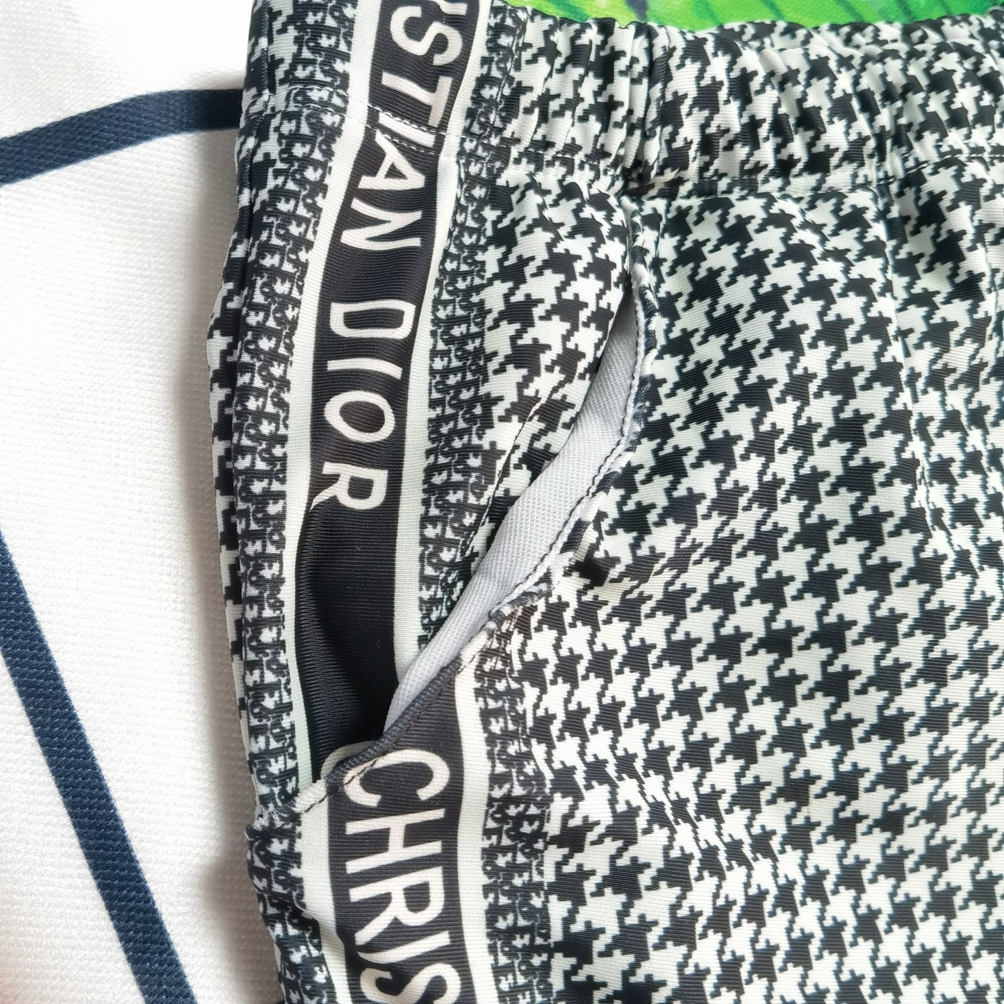 14D7YDE Stylish  Men's trunks