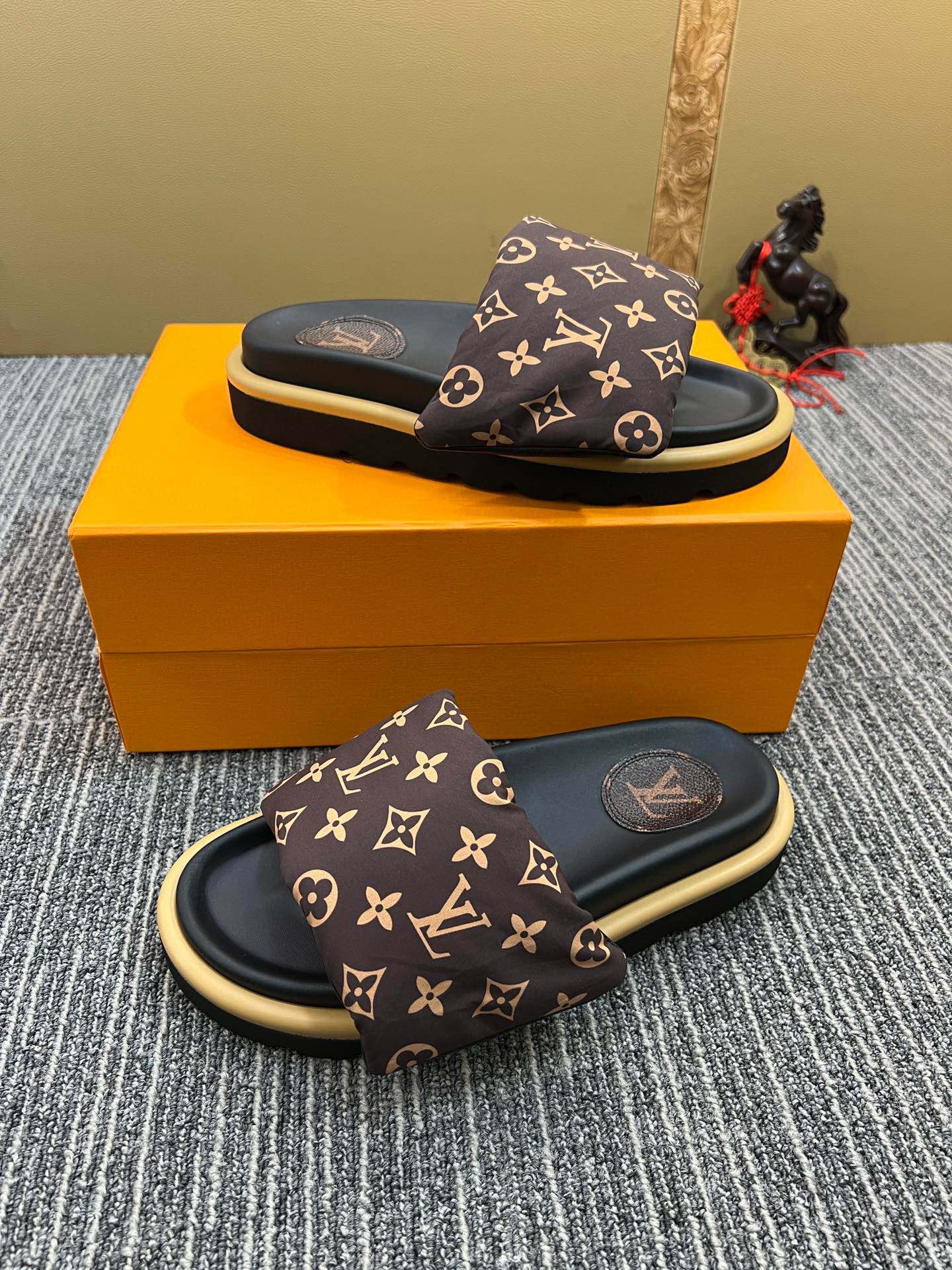 5XF120ZDE Stylish leather quality Slippers