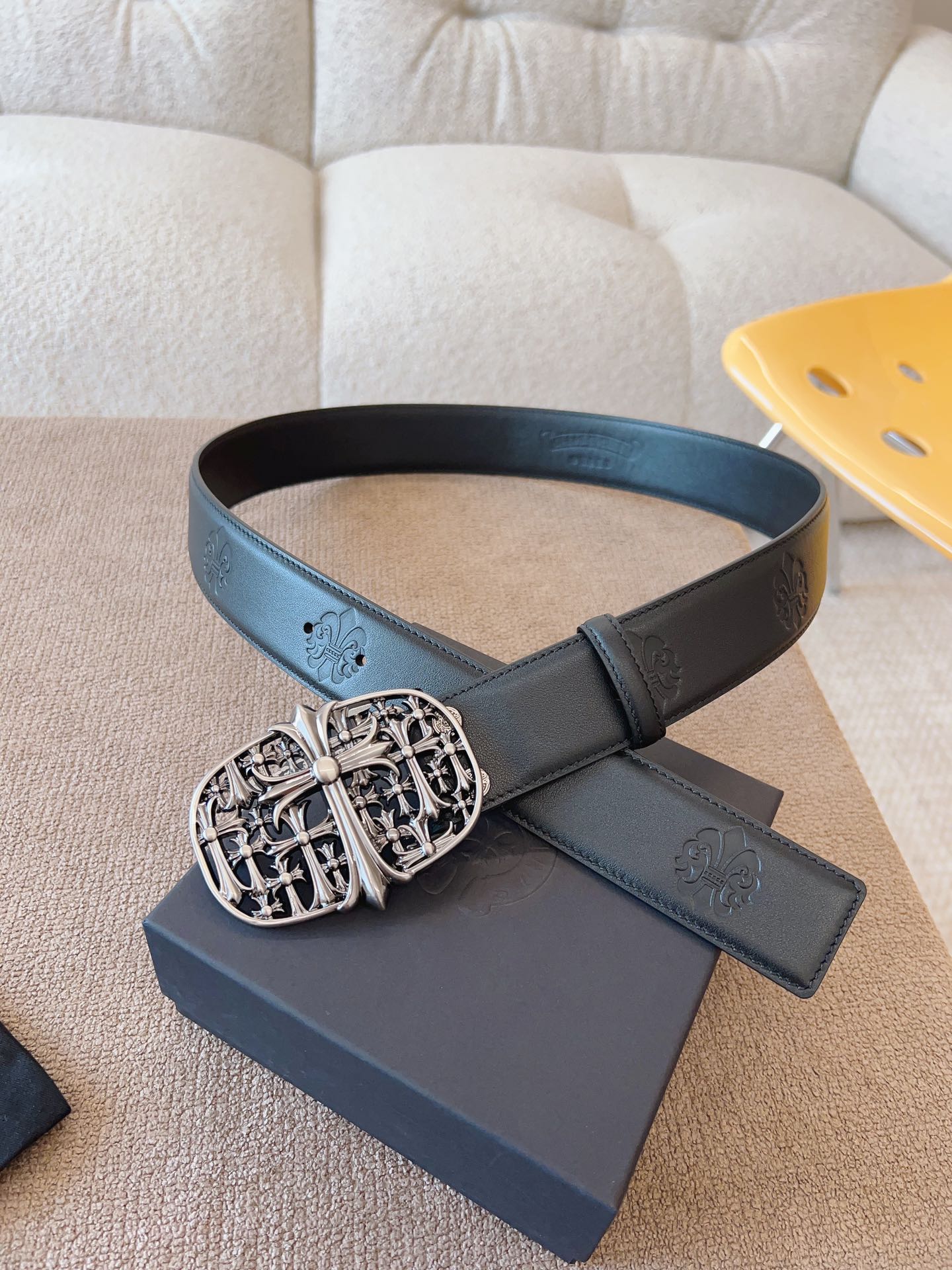 255RA16PDE Stylish High quality belt With full package