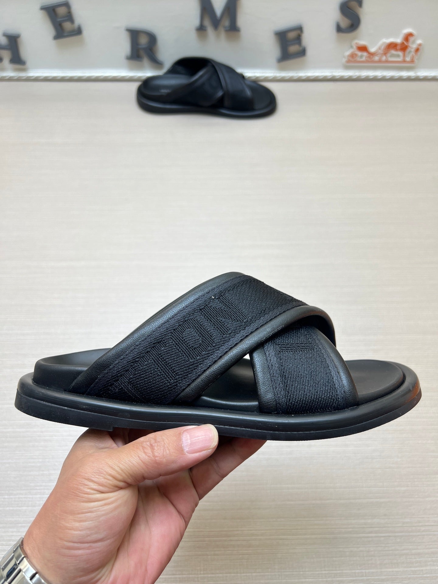 535ZE271ZDE Stylish Slippers