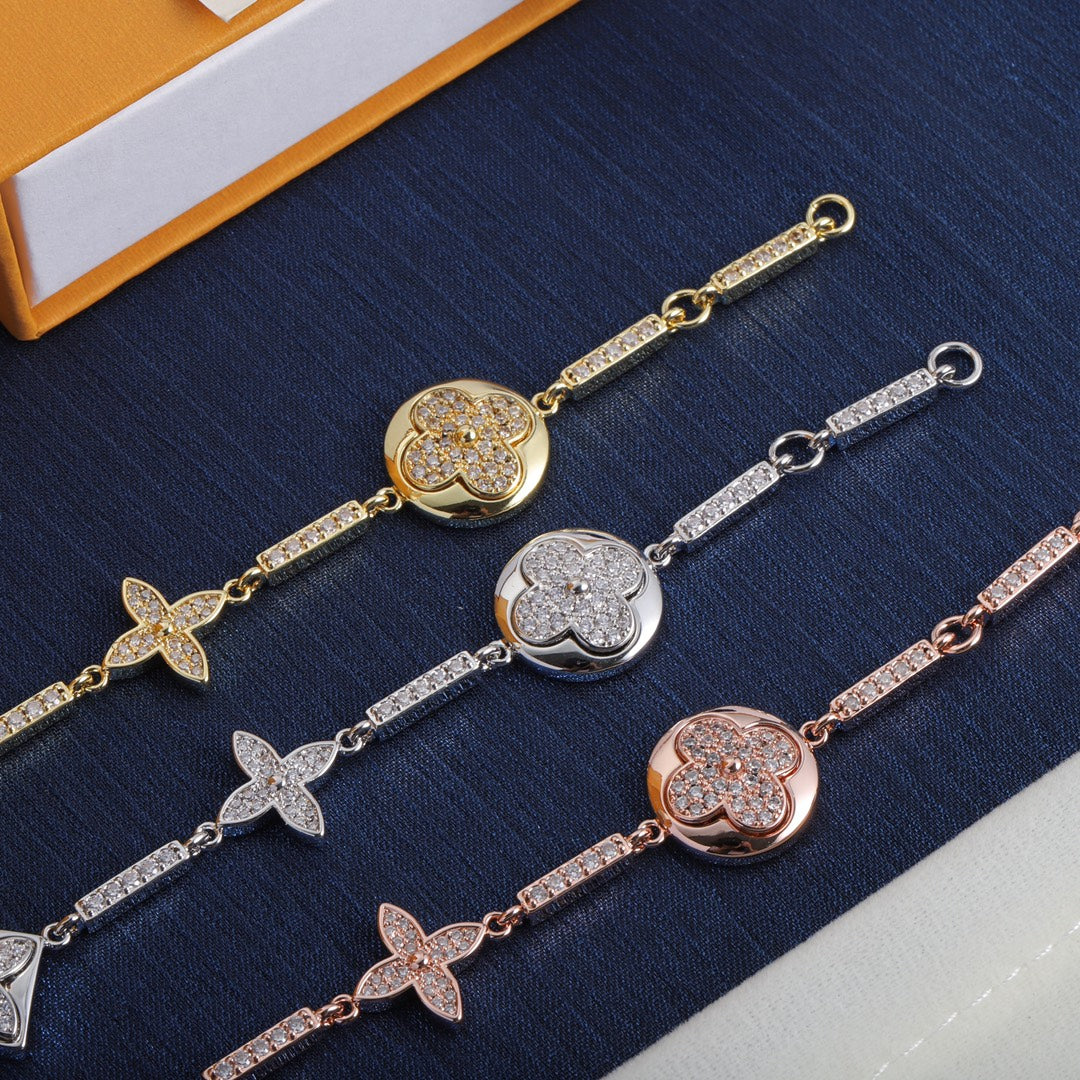 1XE602XDE Stylish Bracelets