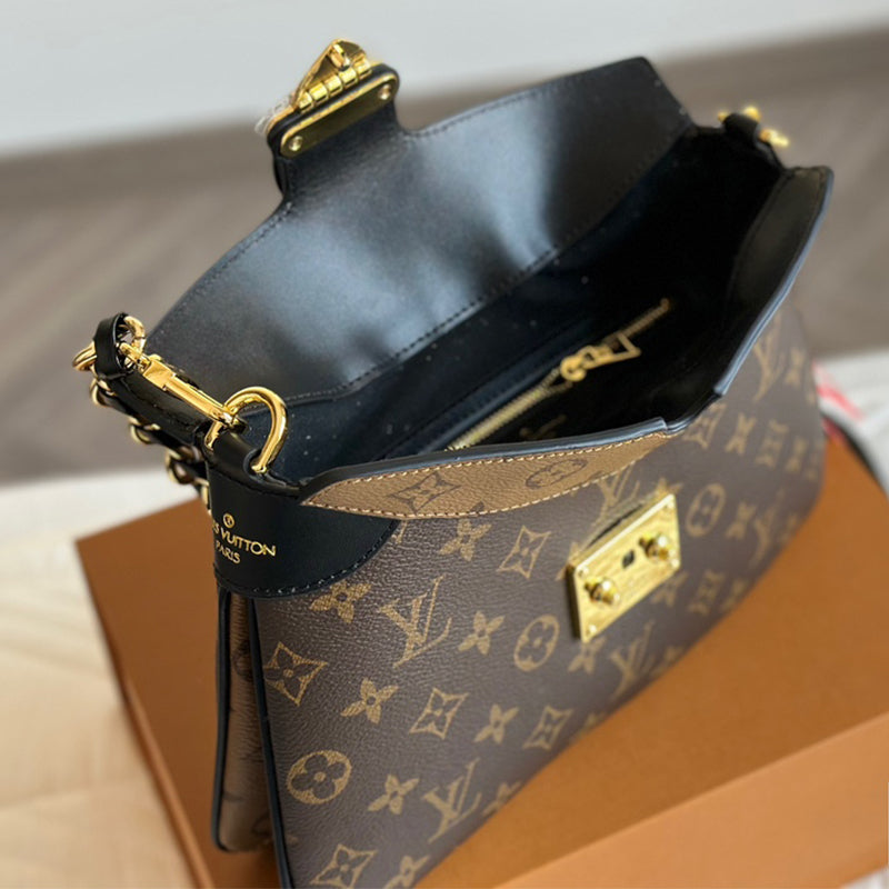 6XE214BDE Stylish leather bag 