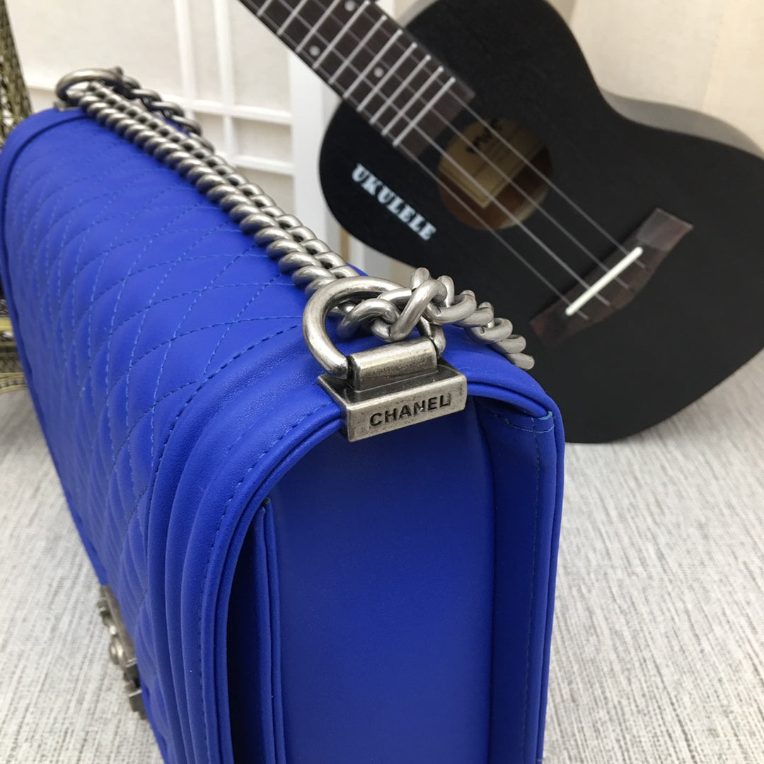 5C60BDE Stylish leather bag 