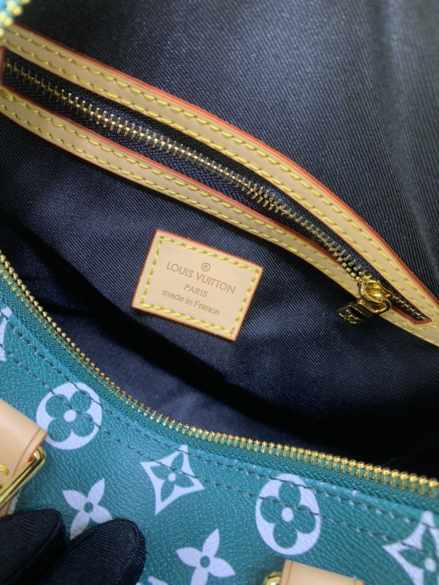 2XE268BDE Stylish leather bag 