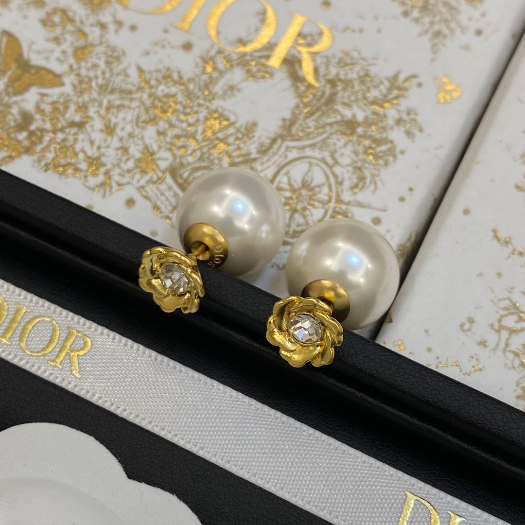 1YD78EDE Stylish Earrings