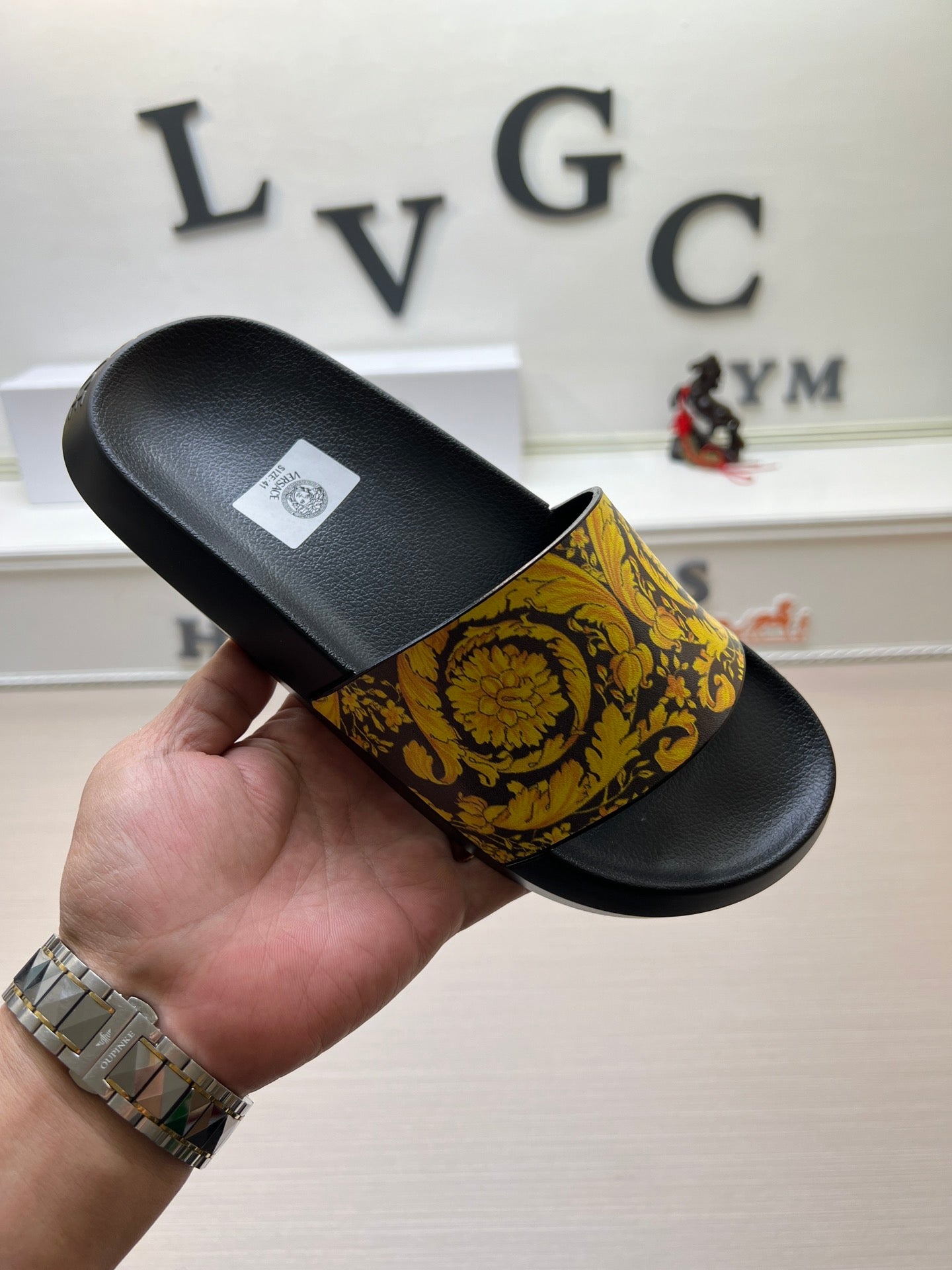 54V166ZDE Stylish slippers