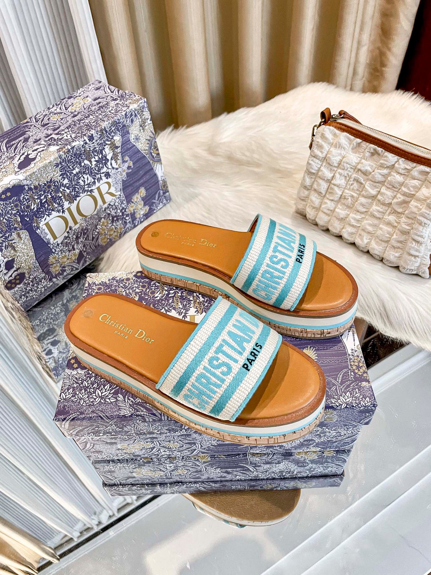 1LD22ZDE Stylish slippers