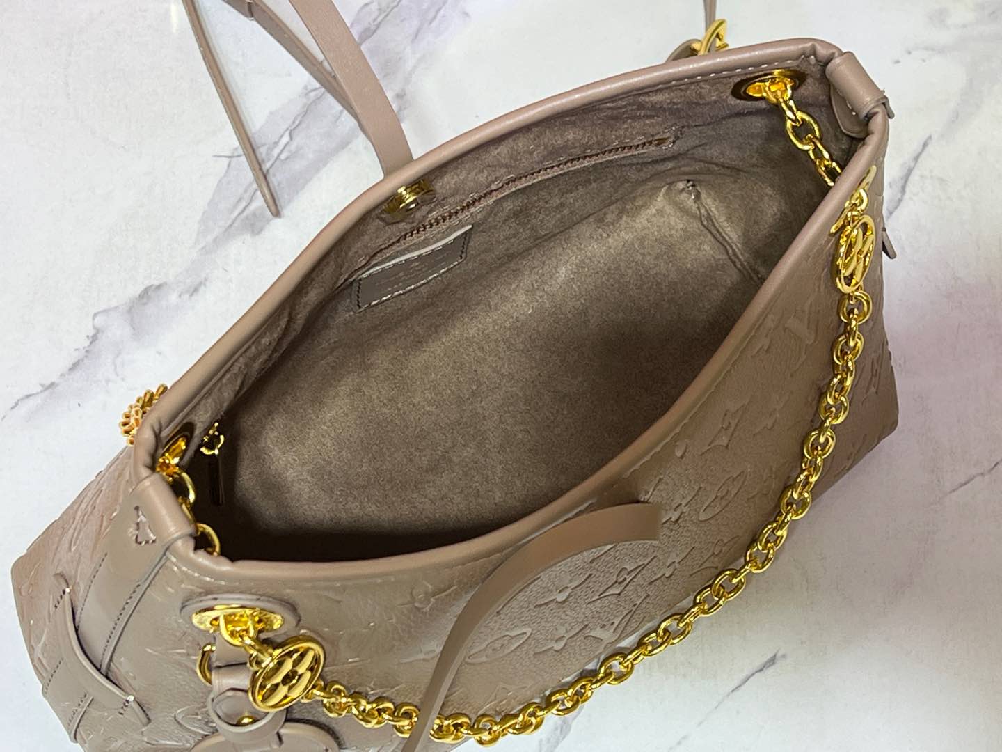 2WE33BDE Stylish leather bag