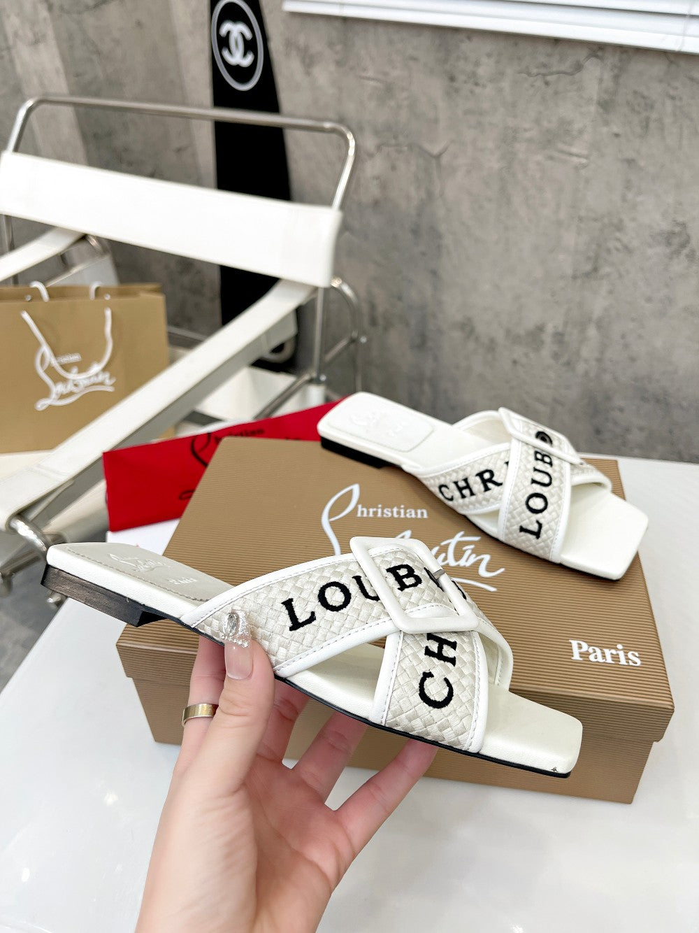 J4A43ZDE Stylish leather Slippers