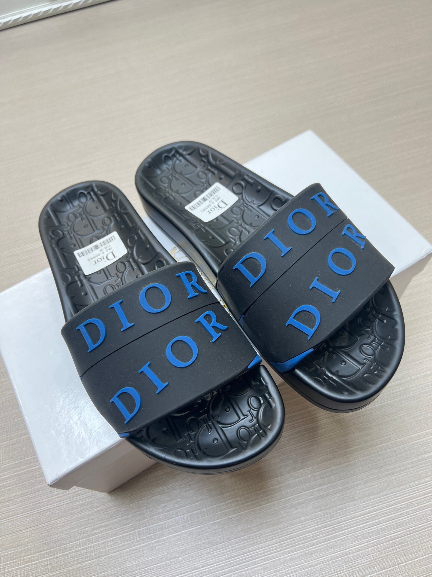 535ZD275ZDE Stylish Slippers