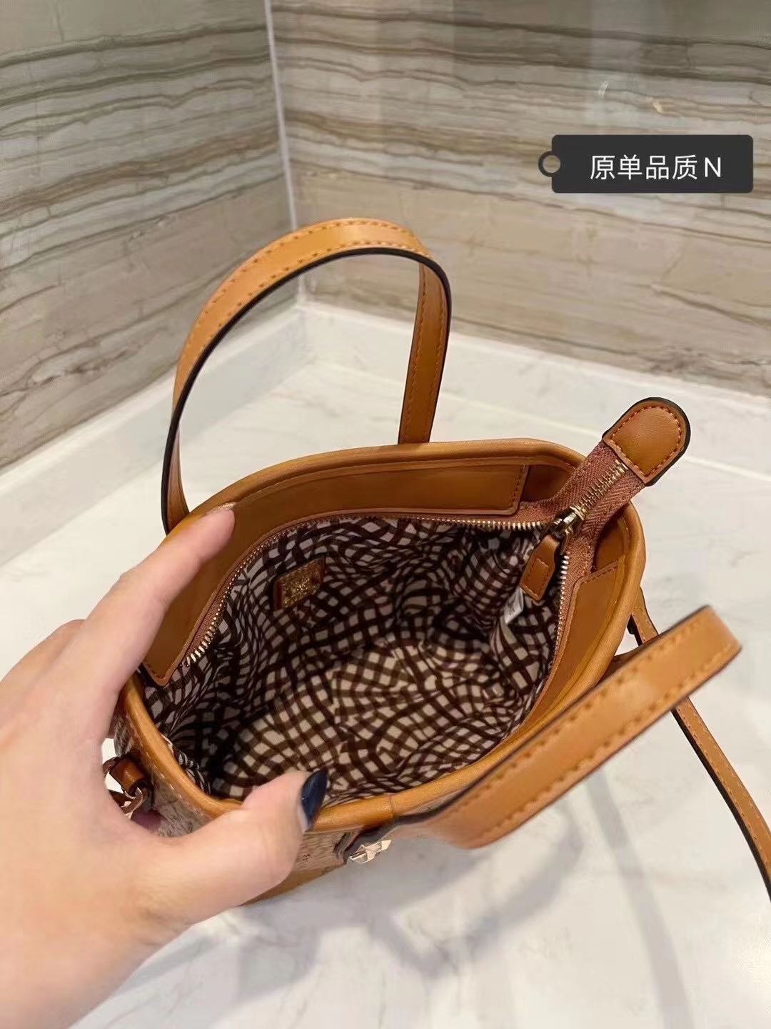 2XM333BDE Stylish leather bag 