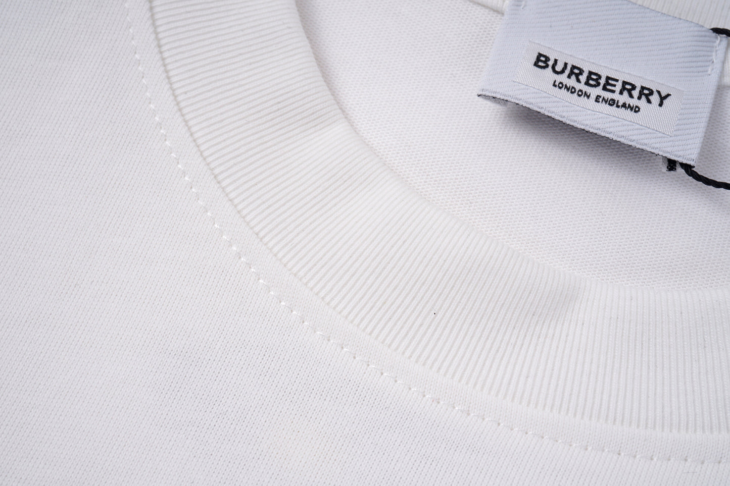 125WR32UDE Stylish T-shirts
