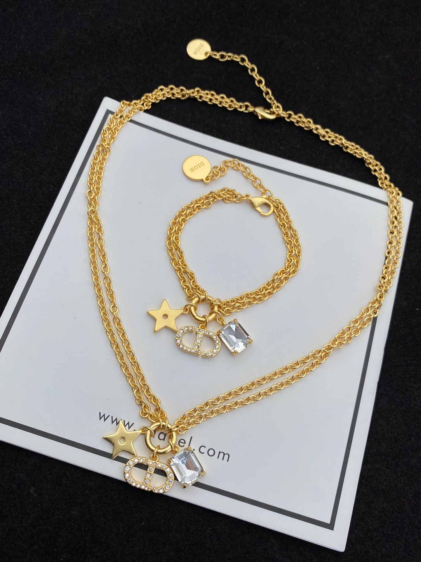 165ND9XDE Stylish Necklaces