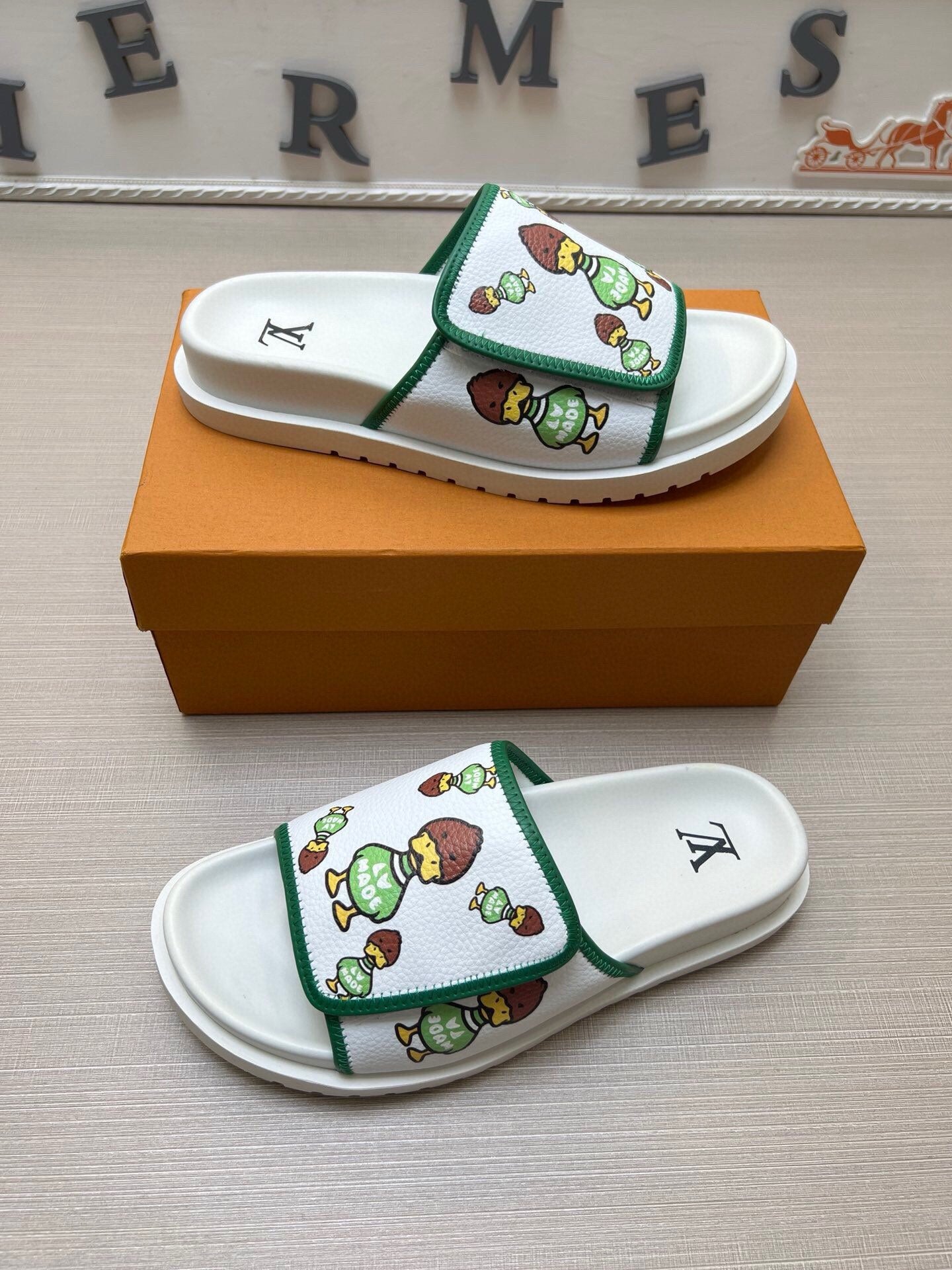 5WE248ZDE Stylish Slippers