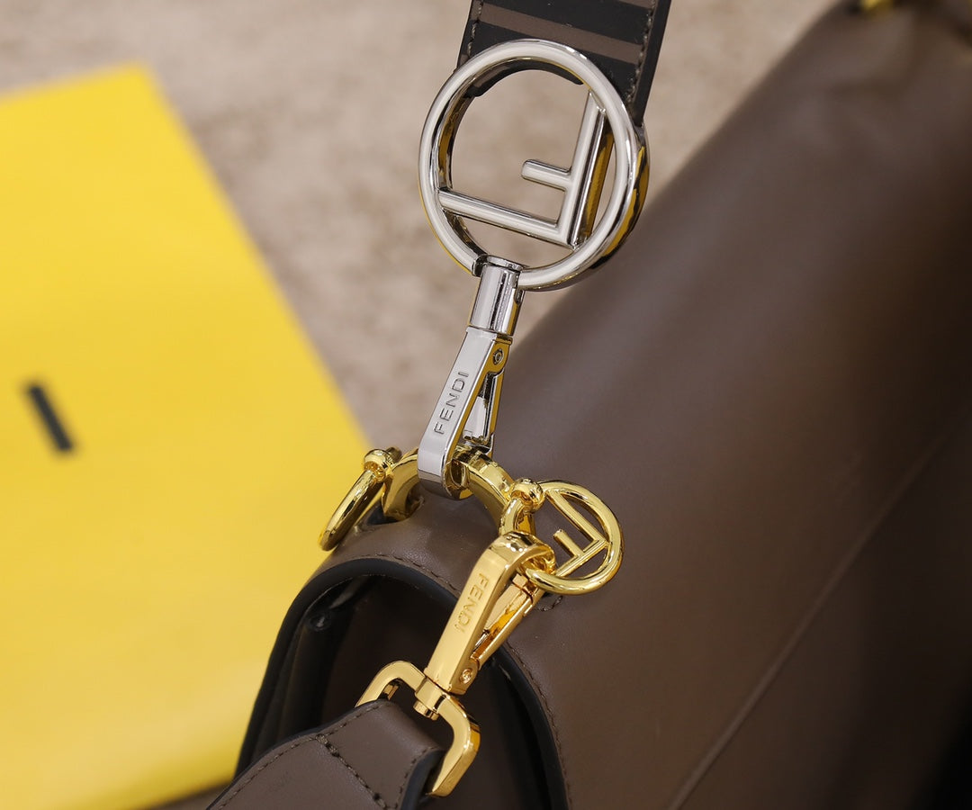 1XF91BDE Stylish leather bag 