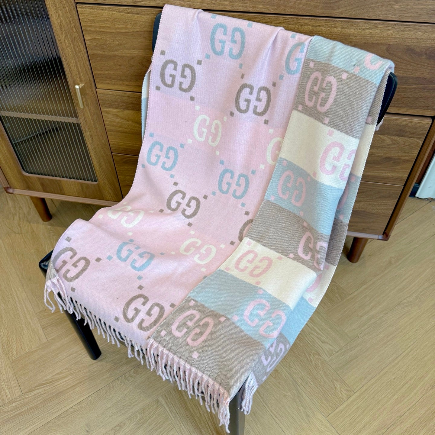 185ZB16WDE Stylish Winter Scarves