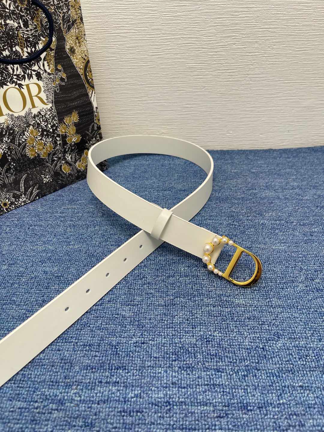 155RD200PDE Stylish  High quality belt With full package