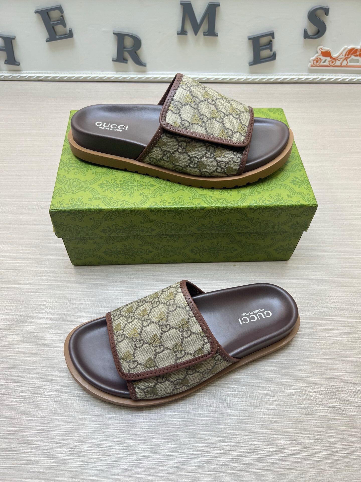 5WB240ZDE Stylish Slippers