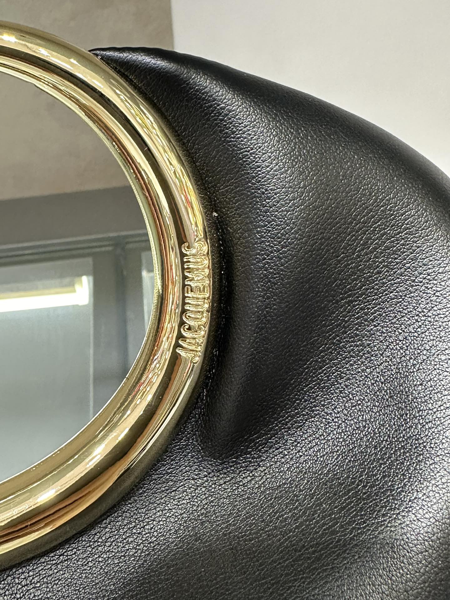 155NA12BDE Stylish leather bag