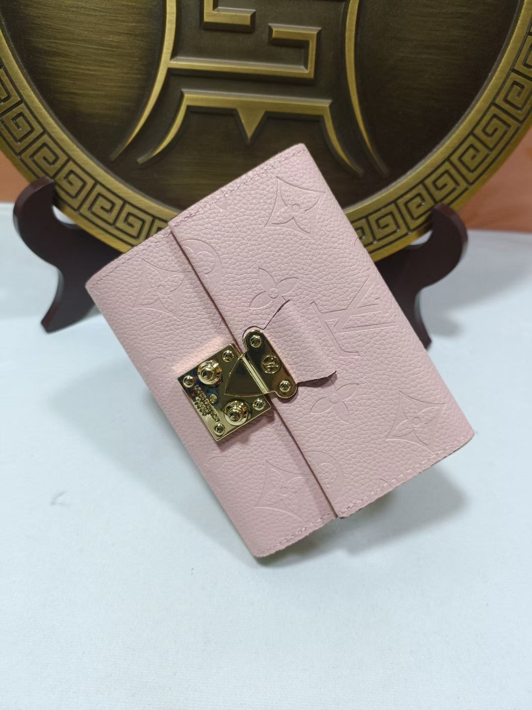 1XB385BDE Stylish leather wallets  ( with boxs)