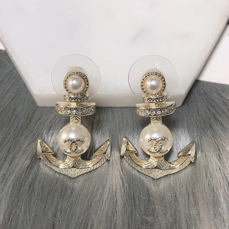 14C56EDE Stylish Earrings