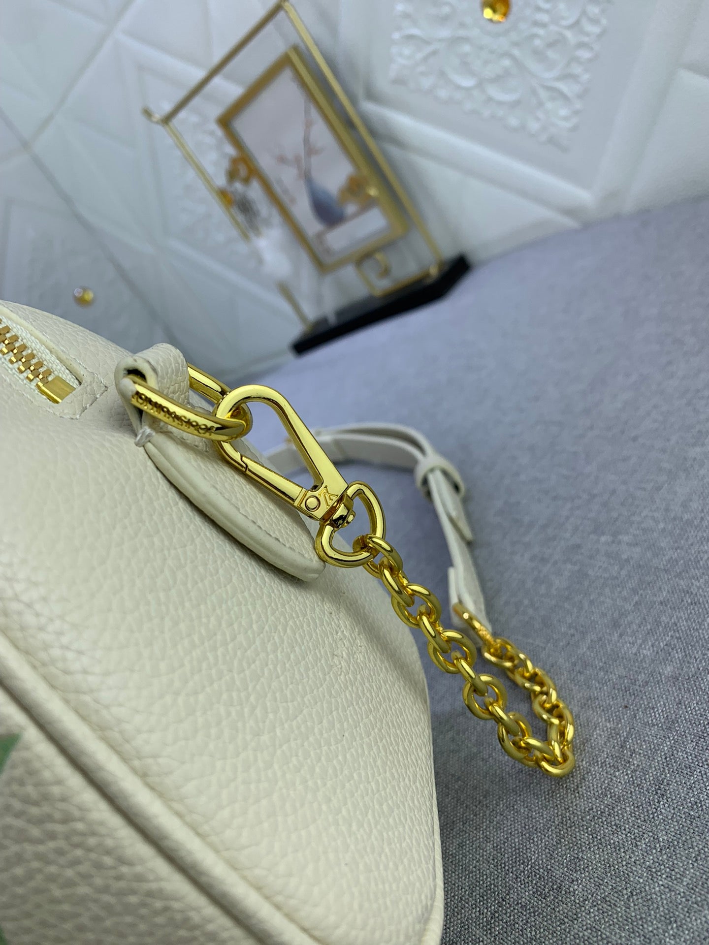 2XE264BDE Stylish leather bag 