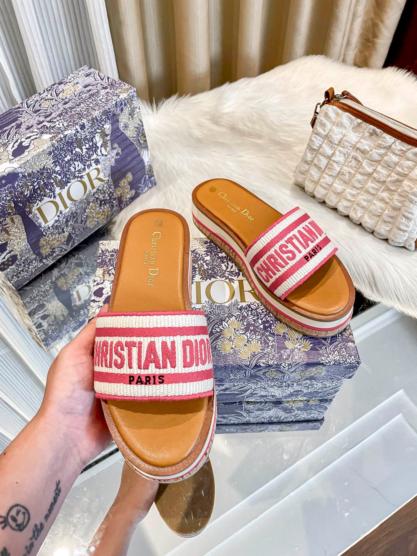 1LD22ZDE Stylish slippers