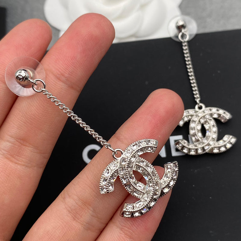 14C414EDE Stylish Earrings